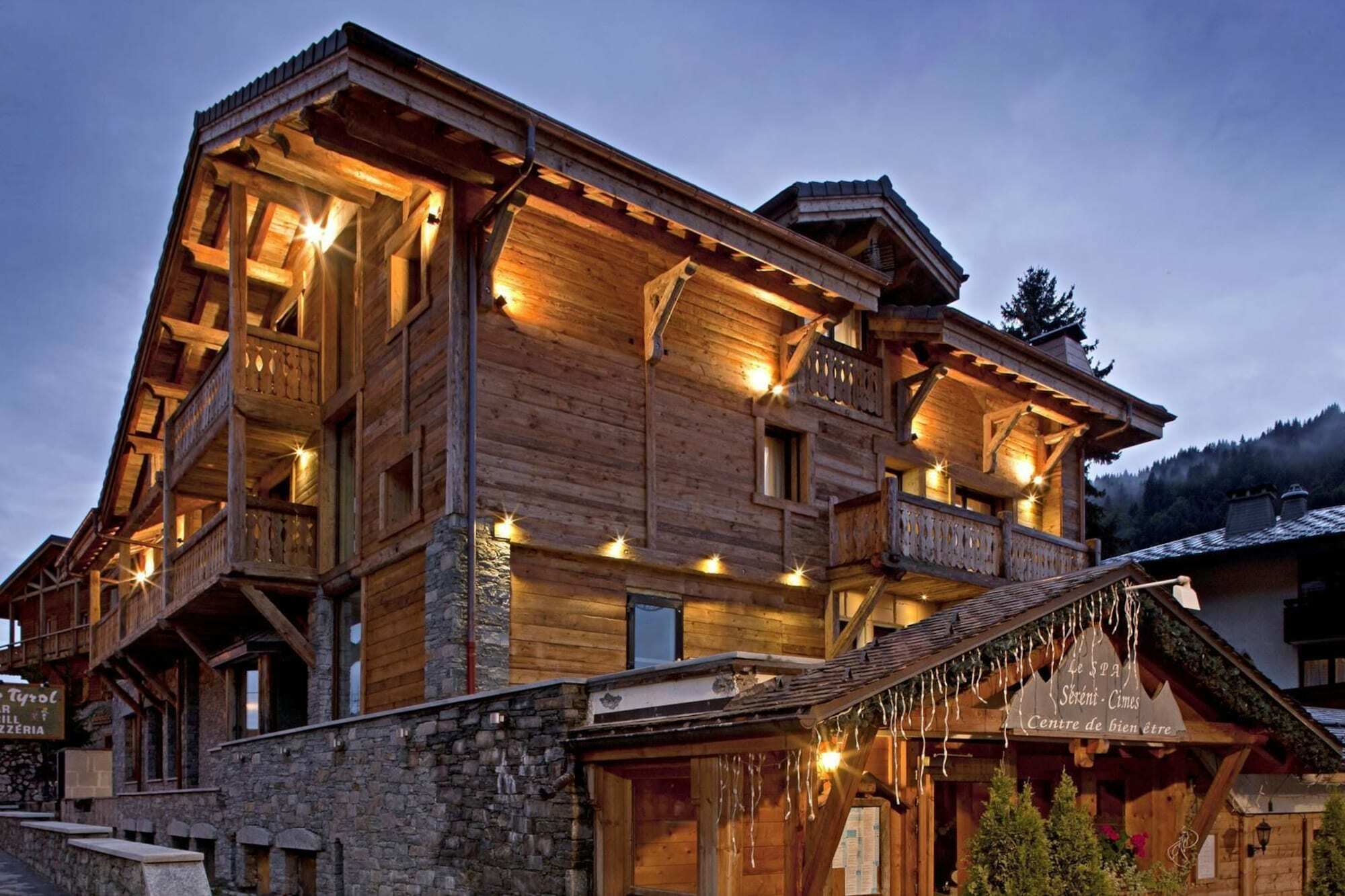 Chalet-Hotel La Marmotte, La Tapiaz & Spa, The Originals Relais เลส์เฌต์ ภายนอก รูปภาพ